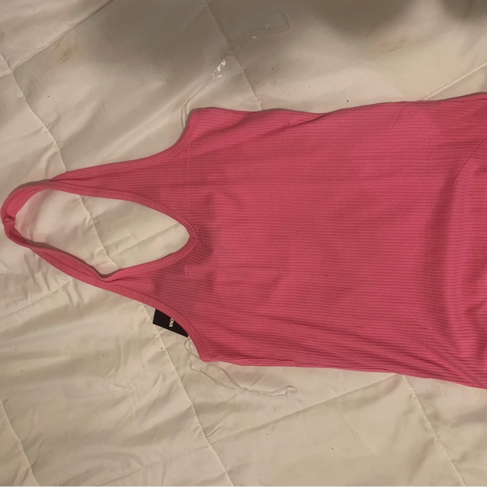 NWT Pink Ribbed Halter Top - Picture 3 of 6